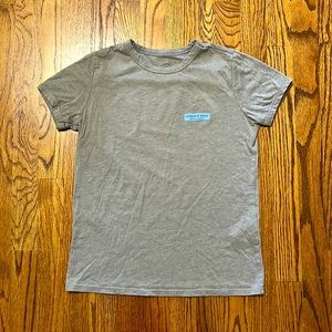 vineyard vines grey t-shirt xxs